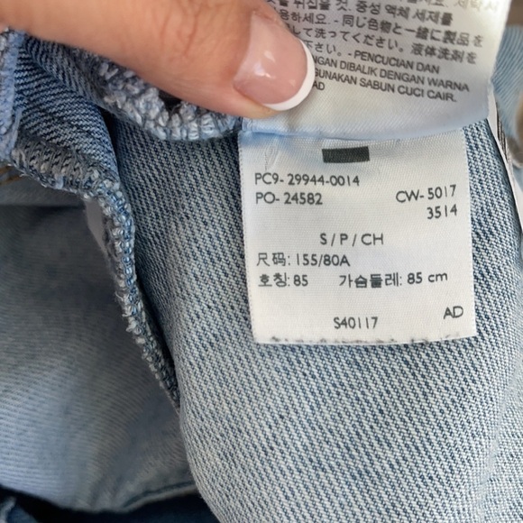 Levis Jacket Women XS Denim Blue Jean Coat Faded Light Wash size S - Picture 9 of 9